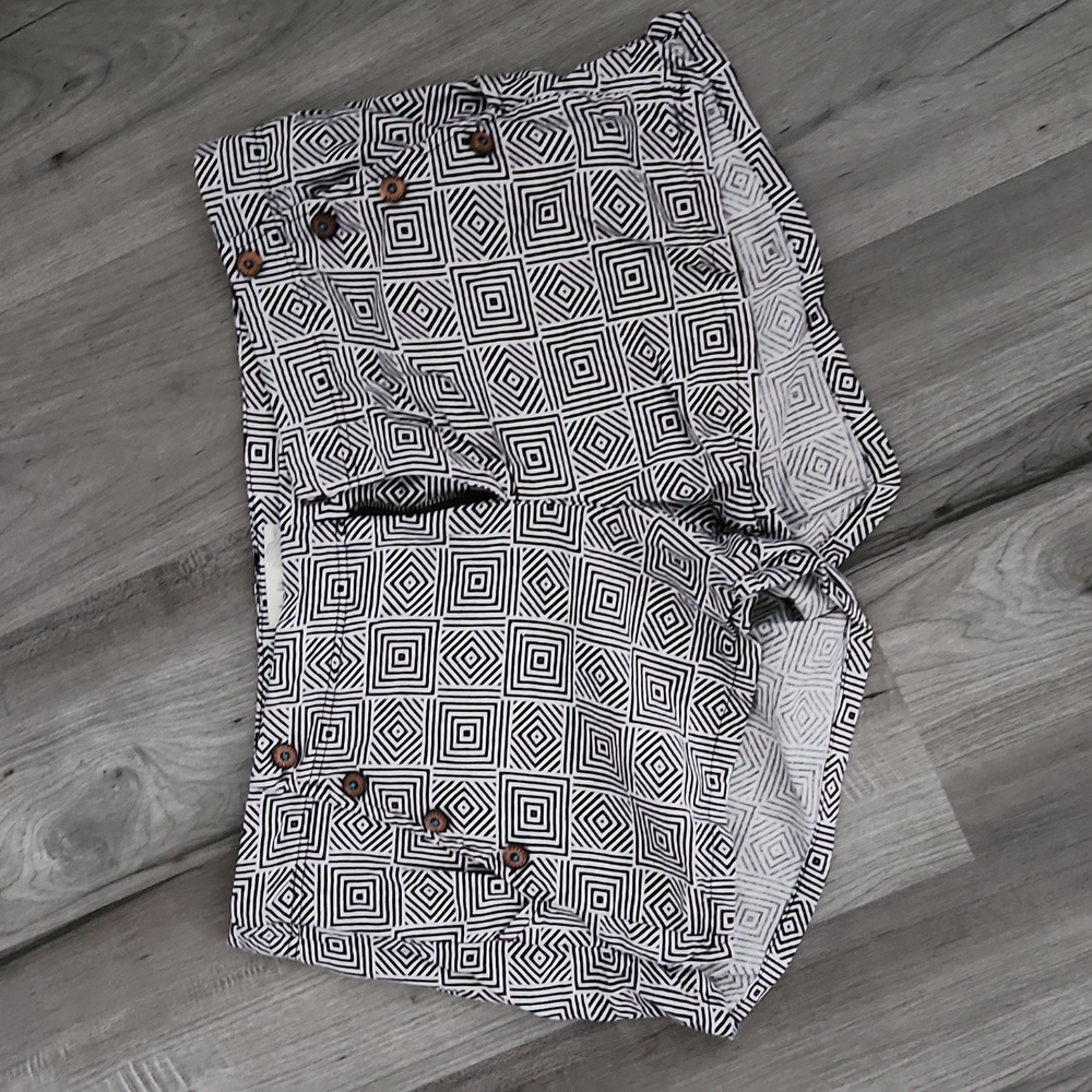Patterned shorts